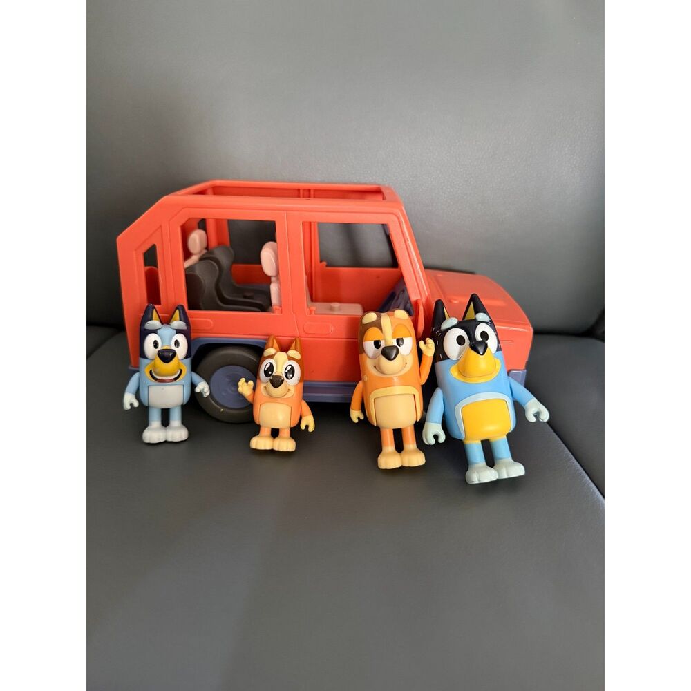 Bluey Family SUV and Family